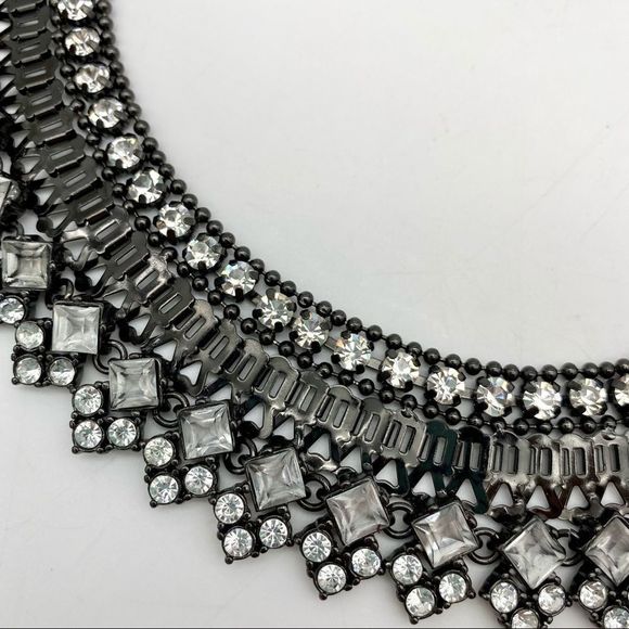 Stella & Dot Hematite Palladian Necklace - Picture 7 of 16
